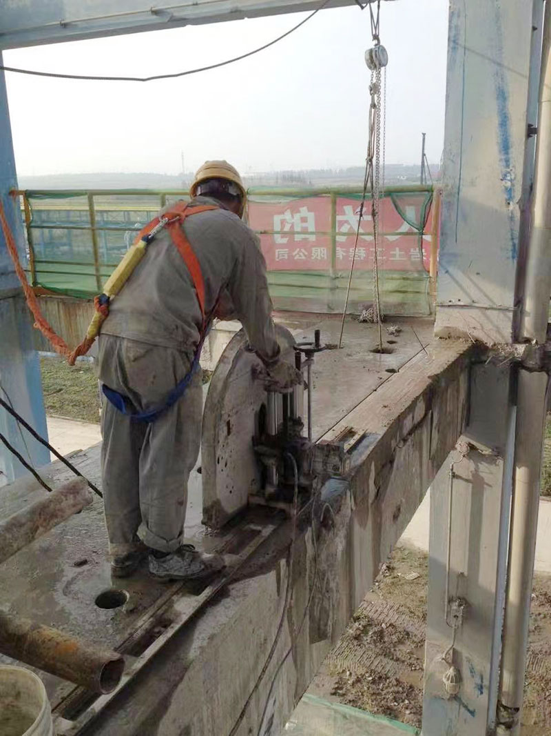 混凝土静力切除方案